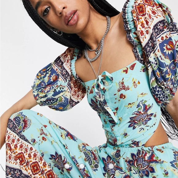 NWT FREE PEOPLE BALI SKIES PAISLEY RUCHED HALTER SHORT PUFF SLEEVES JUMPSUIT - Picture 2 of 7
